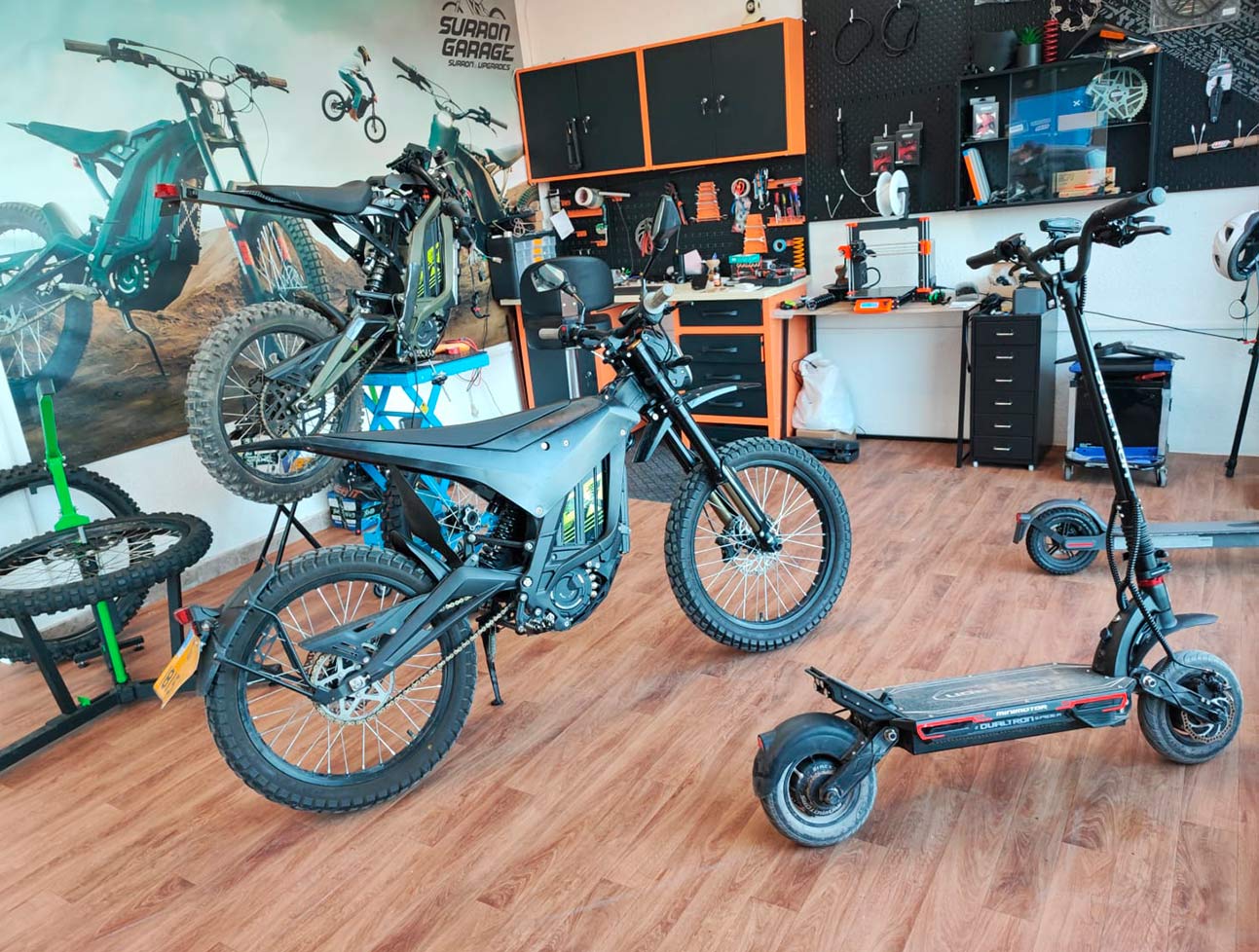 Moto clientes Surron Garage 4mfoundry